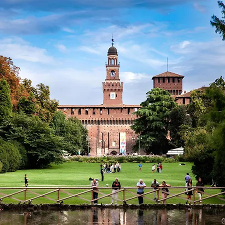 Ray 4 Life-castello * Milan